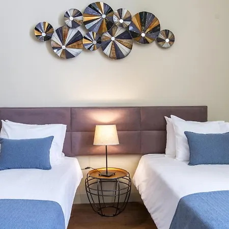 Apt In 8 Building - Center Lisbon