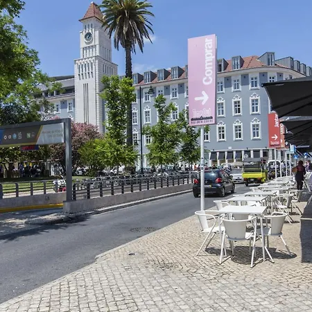 Apt In 8 Building - Center Lisbon