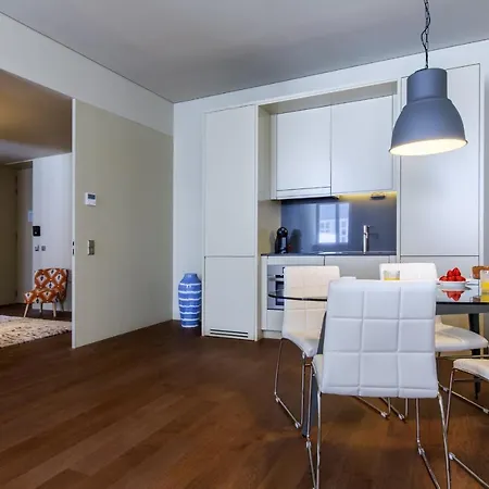 Apt In 8 Building - Center Apartment *